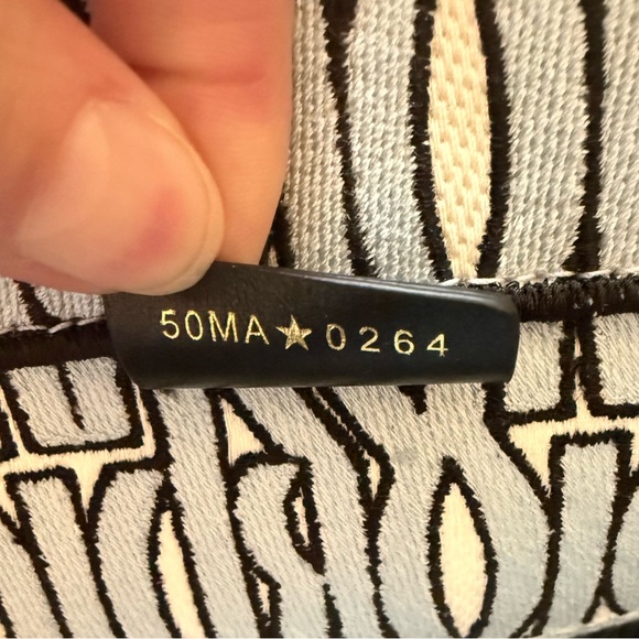 New! Dior Miss Dior Medium Booktote - Picture 5 of 5